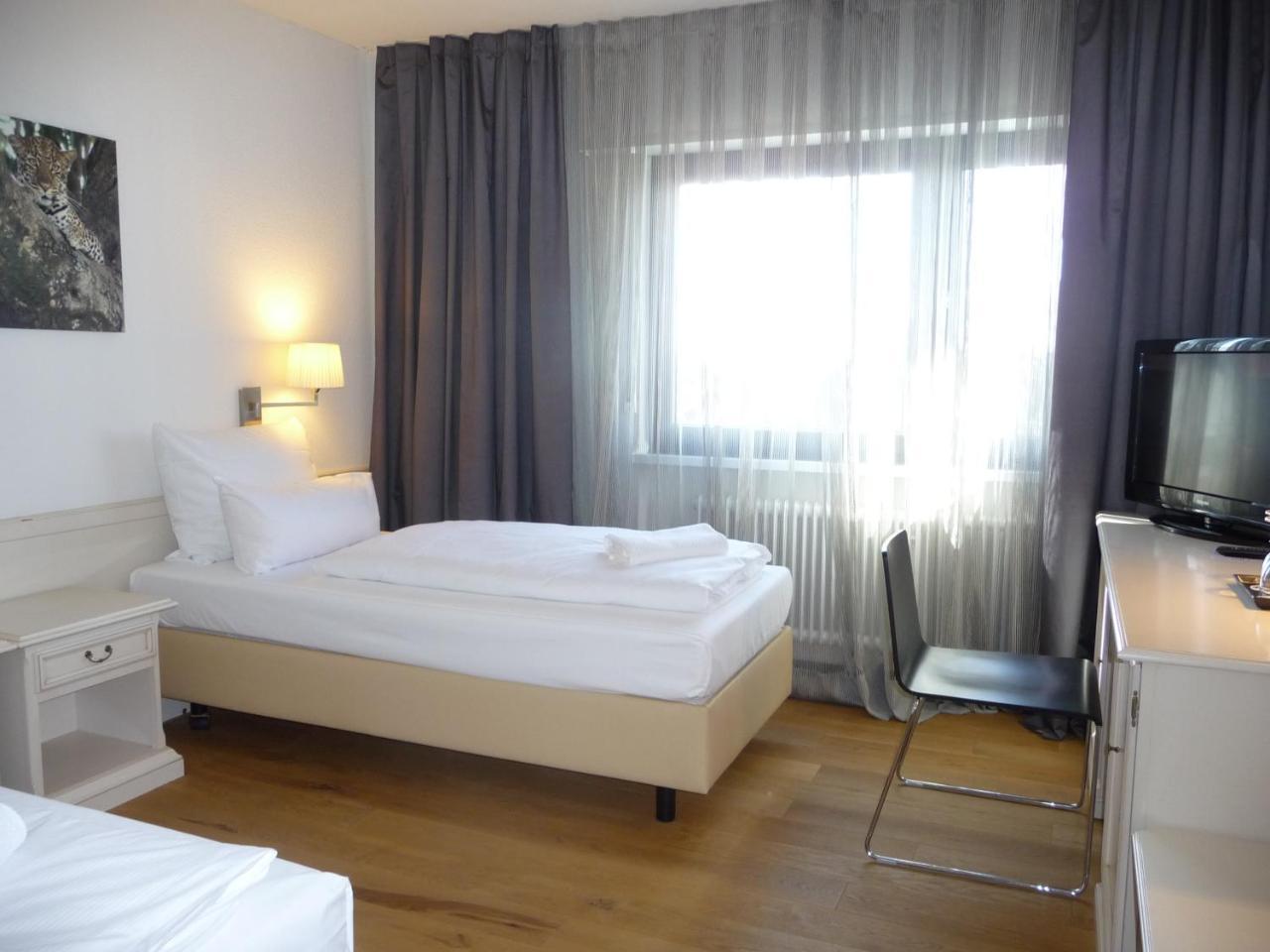 Hotel Restaurant Felderbock Nußloch Kültér fotó